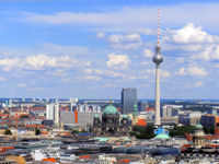 Blick vom Panorama Hotel Potsdamer Platz über Berlin in Richtung Dom und dem Fernsehtum am Alexanderplatz