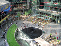 Blick in das Sony Center von Berlin