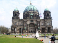 Blick auf den Berliner Dom und einen Teil vom Lustgarten